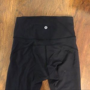 lululemon ‘in movement’ 25” leggings 🍋